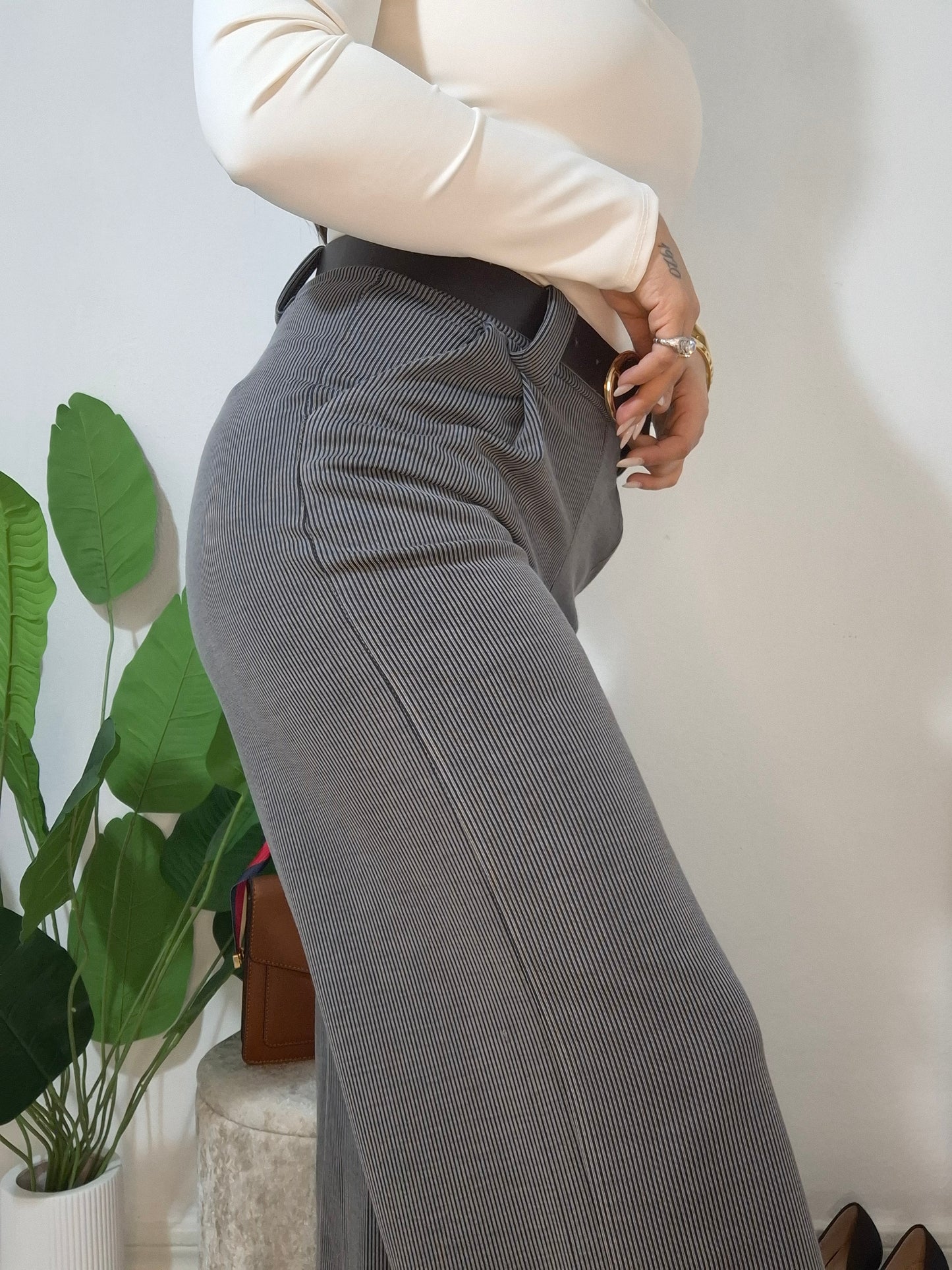 PANTALONE CROP GRAY